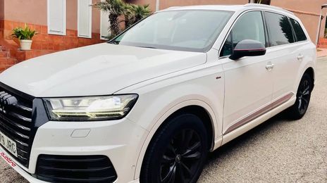 Audi Q7 • 2016 • 121,000 km
