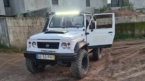 Suzuki Samurai • 2000 • 200,000 km