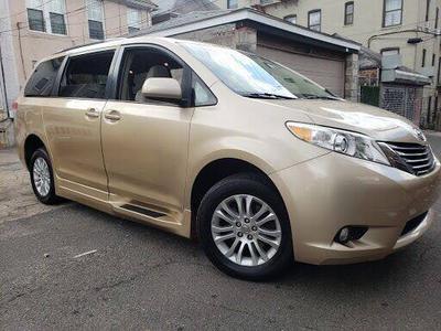 Toyota Sienna • 2014 • 69,000 km