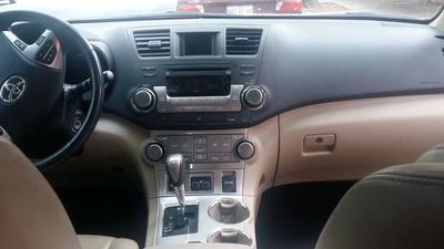 Toyota Highlander • 2013 • 98,000 km