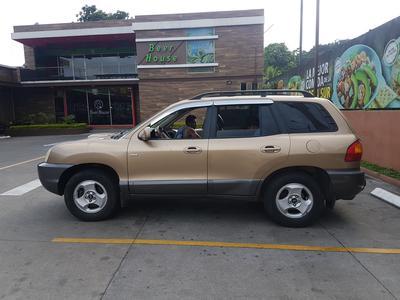Hyundai Santa Fe • 2002 • 106,000 km