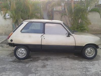 Renault 10 • 1982 • 8,000 km