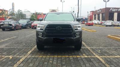 Toyota Tundra • 2018 • 20,000 km