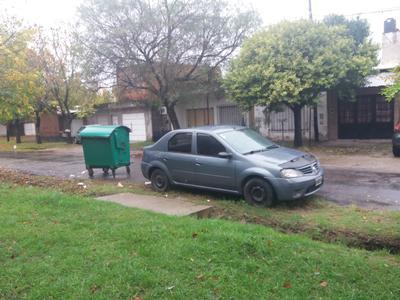 Renault Logan • 2009 • 130,000 km
