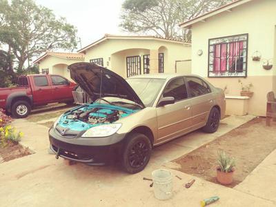 Honda Civic • 2005 • 15,825 km