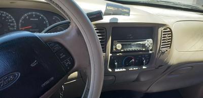 Ford F-150 • 2001 • 200,000 km