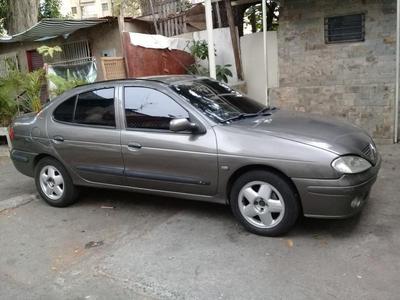 Renault Mégane • 2004 • 181,000 km