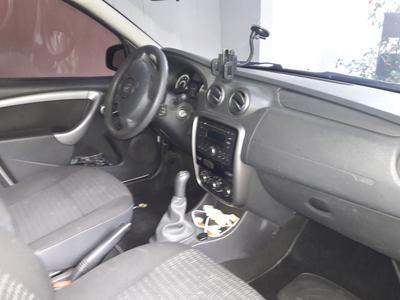 Renault Sandero • 2015 • 90,000 km