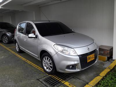 Renault Sandero • 2015 • 85,000 km