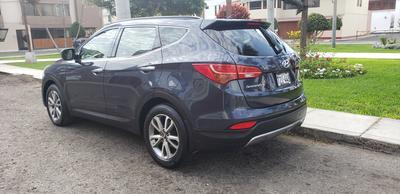 Hyundai Santa Fe • 2013 • 62,000 km