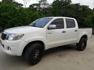 Toyota Hilux • 2013 • 99,000 km