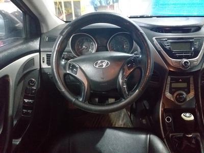 Hyundai Elantra • 2012 • 111,950 km