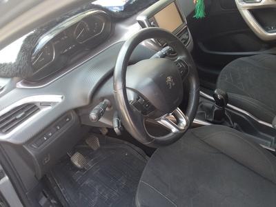 Peugeot 2008 • 2015 • 91,700 km
