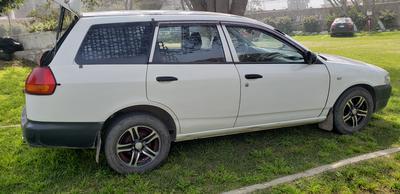 Nissan Ad • 2006 • 186,000 km