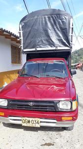 Toyota Hilux • 1994 • 800 km