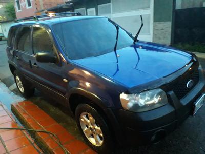 Ford Escape • 2006 • 194,000 km