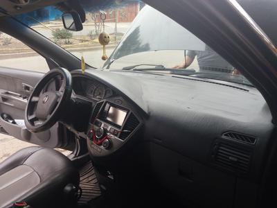 Kia Carens • 2004 • 140 km