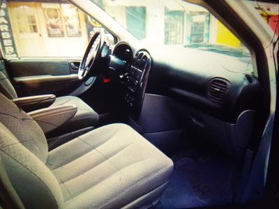 Dodge Grand Caravan • 2005 • 180,000 km