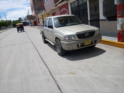 Mazda B2500 • 2006 • 143,000 km