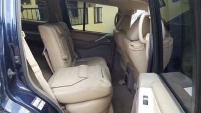 Nissan Pathfinder • 2010 • 160,000 km