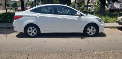 Hyundai Accent • 2014 • 52,140 km