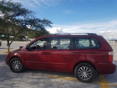 Kia Carnival • 2012 • 213,000 km