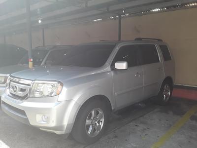 Honda Pilot • 2009 • 207,000 km