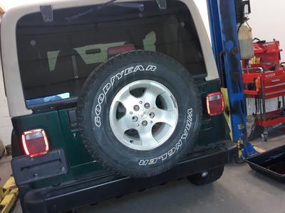Jeep Wrangler • 2002 • 182,999 km