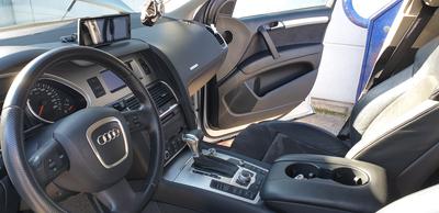 Audi Q7 • 2007 • 140,000 km