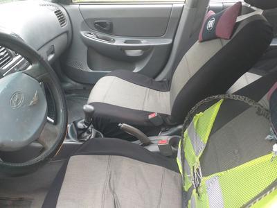 Hyundai Accent • 2003 • 300,000 km