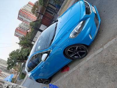 Volvo V40 • 2015 • 85,000 km