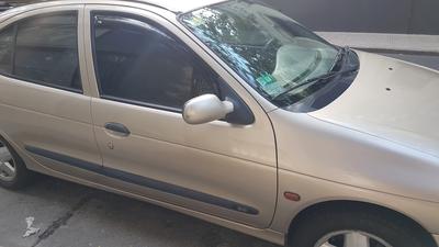 Renault Mégane • 2000 • 157,000 km