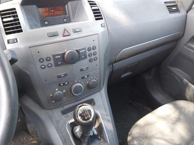 Opel Zafira • 2006 • 235,000 km