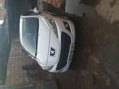 Peugeot 207 • 2012 • 195,000 km