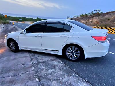 Honda Accord • 2011 • 120,000 km