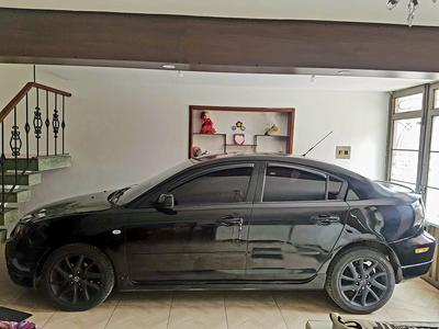 Mazda 3 • 2006 • 180,000 km