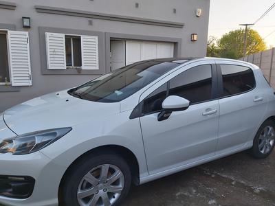 Peugeot 308 • 2016 • 28,000 km