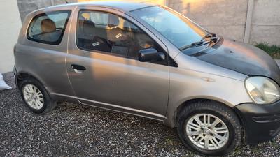 Toyota Yaris • 2003 • 220,000 km