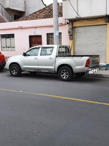 Toyota Hilux • 2011 • 250,000 km