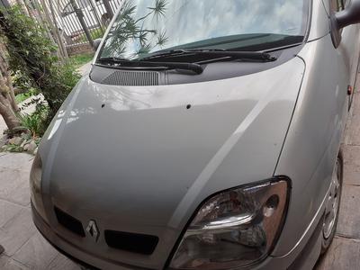 Renault Mégane Scénic • 2004 • 190,000 km