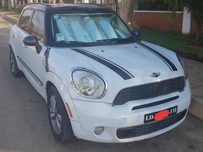 MINI Cooper • 2014 • 88,000 km