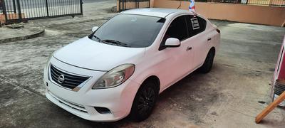 Nissan Versa • 2013 • 160,000 km