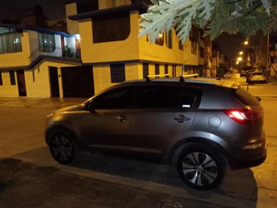 Kia Sportage • 2012 • 90,000 km