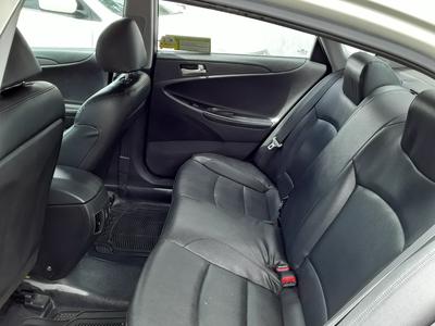 Hyundai Sonata • 2014 • 200,000 km