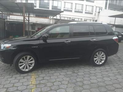 Toyota Highlander • 2010 • 100,000 km
