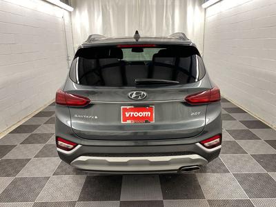 Hyundai Santa Fe • 2019 • 9,699 km