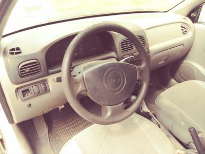 Kia Rio • 2003 • 10,000 km
