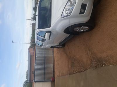 Isuzu MU-X • 2017 • 27,000 km