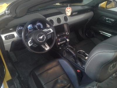 Ford 350 • 2016 • 32,000 km