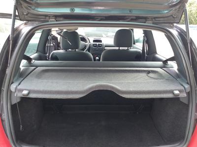 Renault Clio • 2002 • 181,000 km